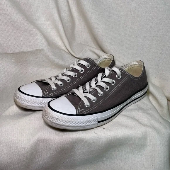 Converse All Star Low Gray Chuck Taylor Unisex Sneakers. Woman 7 Men’s 5 - Picture 1 of 10